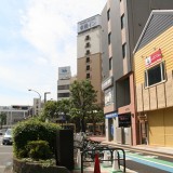 店舗前のパーキングメーター＆駐輪場